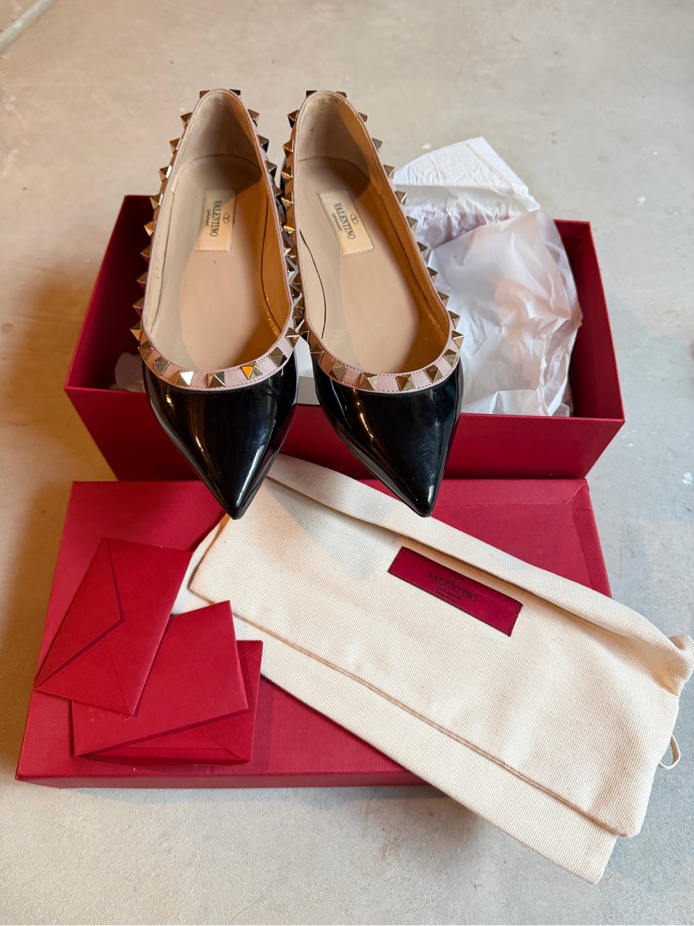 Valentino Garavani Rockstud Black Patent Pointed Toe Ballet Flats EU 35 w/ Box